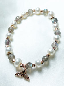 Pearl With Labradorite